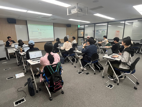 구로 청년도전지원사업 참여자 교육 모습. [사진=구로구]