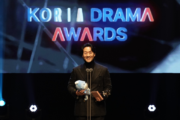 박해수, '코리아드라마어워즈' 대상⋯'허수아비'·변우석 3관왕 [종합]