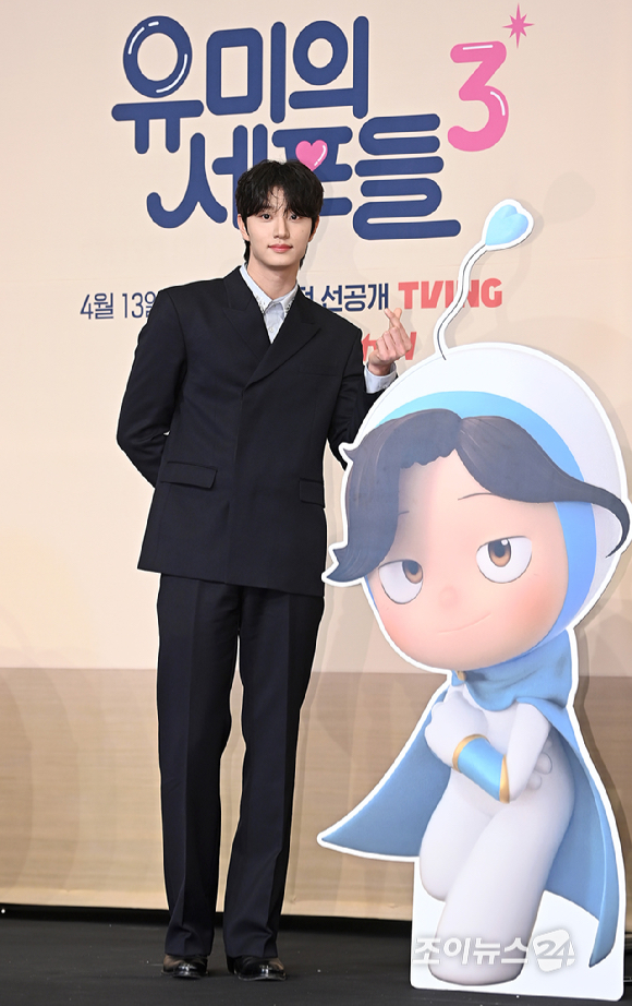 배우 김재원이 7일 서울 구로구 더 링크호텔 서울에서 열린 티빙 새 드라마 '유미의 세포들3' 제작발표회에서 포토타임을 갖고 있다. [사진=곽영래 기자]