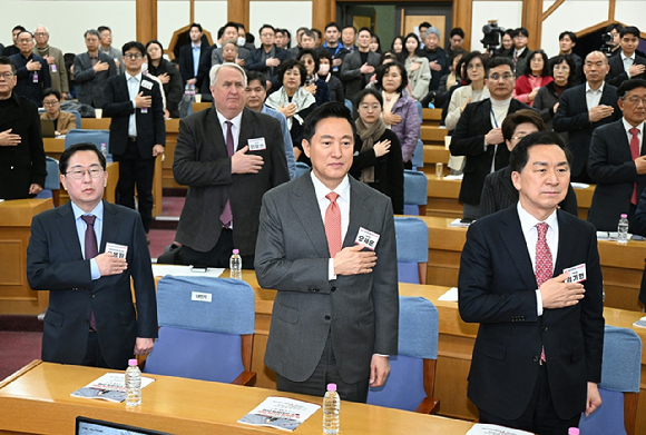 오세훈 서울시장이 11일 서울 여의도 국회에서 열린 '핵 잠재력 확보를 위한 안보협력 전략 토론회'에 참석해 기조연설을 하고 있다. [사진=서울시]