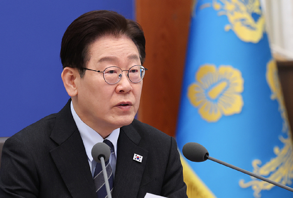 이재명 대통령이 6일 청와대에서 열린 국무회의 겸 비상경제점검회의에서 발언하고 있다. 2026.4.6 [청와대통신사진기자단] [사진=연합뉴스]