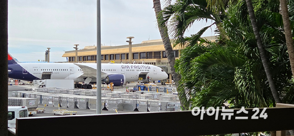 미국 하와이 호놀룰루 공항에서 대기 중인 에어프레미아 여객기. [사진=박지은 기자]