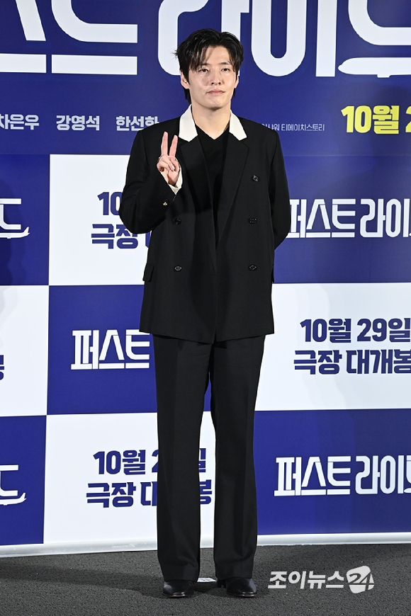 배우 강하늘이 25일 서울 용산구 CGV 용산아이파크몰점에서 열린 영화 '퍼스트 라이드'(감독 남대중) 제작보고회에 참석해 포즈를 취하고 있다. [사진=문수지 기자]