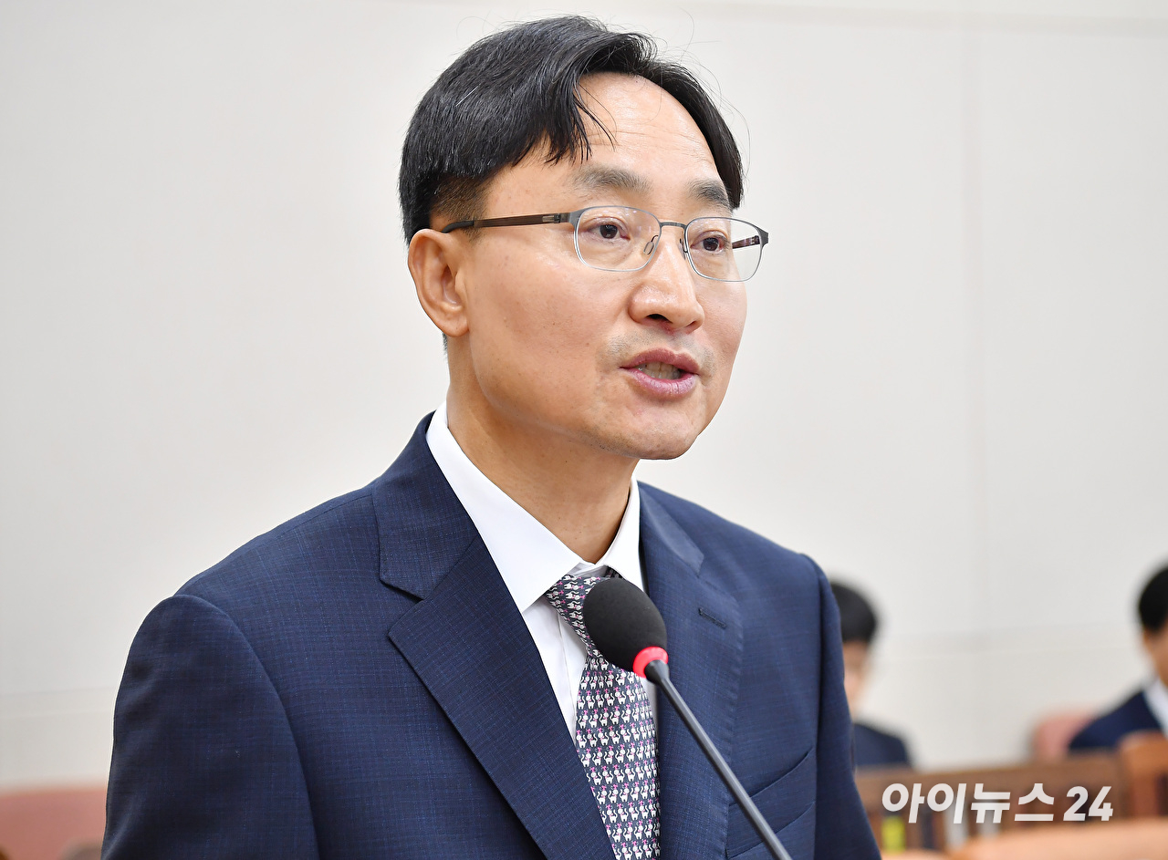 임광현 국세청장 후보자가 15일 서울 여의도 국회 기획재정위원회에서 열린 인사청문회에서 발언하고 있다. [사진=곽영래 기자]