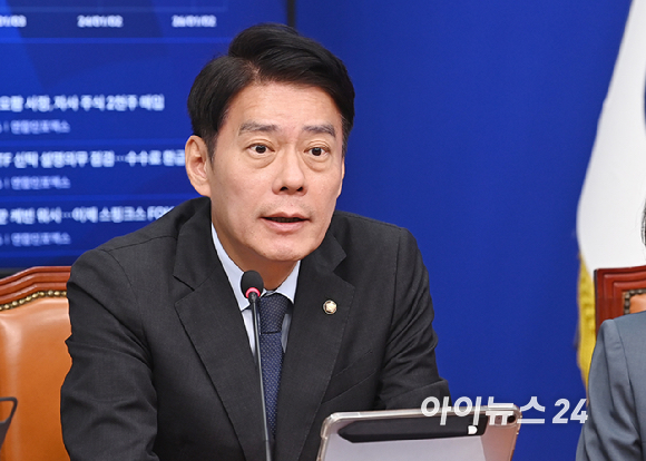 한민수 더불어민주당 최고위원이 31일 서울 여의도 국회에서 열린 최고위원회의에서 발언하고 있다. [사진=곽영래 기자]