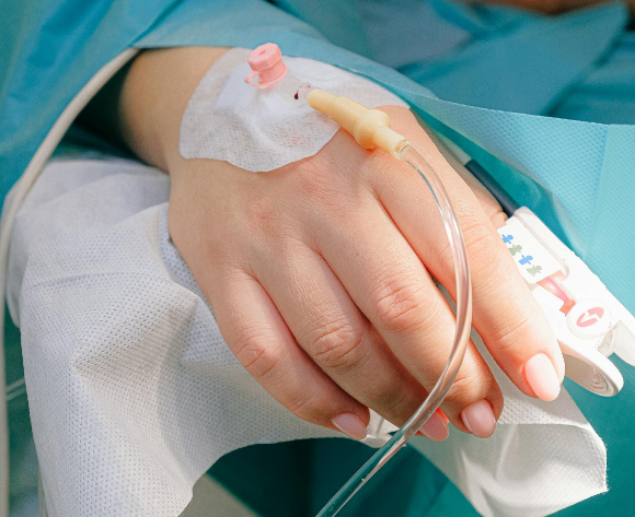 손가락 통증을 느낀 환자의 손목을 절개한 부산 한 정형외과 병원장이 실형을 선고받았다. 기사와 직접적인 관련이 없는 이미지. [사진=픽셀스]