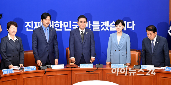 김병기 더불어민주당 대표 직무대행 겸 원내대표가 16일 오전 서울 여의도 국회에서 열린 최고위원회의를 주재하고 있다. [사진=곽영래 기자]