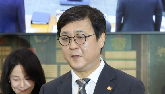최휘영 문화체육관광부 장관이 7일 국회 문화체육관광위원회에서 열린 문화체육관광부에 대한 국정감사에 참석하고 있다. 2026.10.7 [사진=연합뉴스]