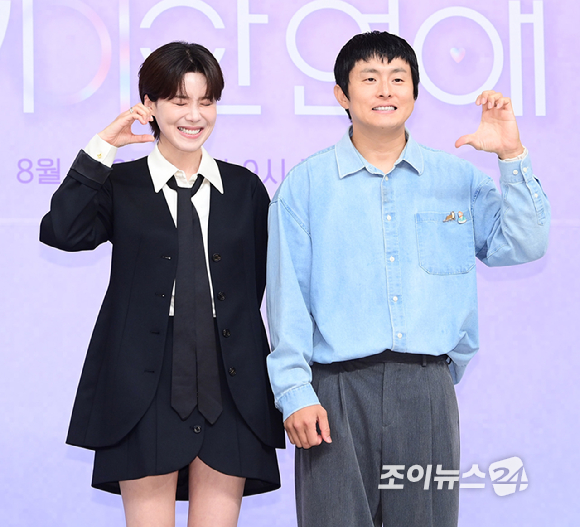 방송인 장도연과 기안84가 18일 오후 서울 목동 SBS사옥에서 열린 SBS 새 예능 '나의 AI파트너-기이안 연애' 제작발표회에 참석하고 있다. [사진=정소희 기자]