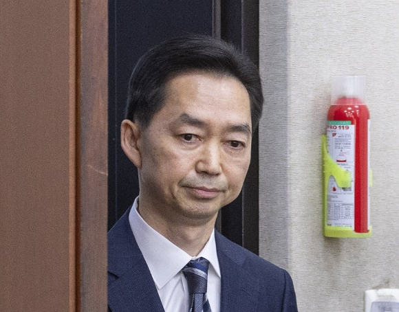 김지용 초대 중대범죄수사청장 후보자가 14일 국회 행정안전위원회에서 열린 인사청문회에 입장하고 있다. 2026.10.14 [사진=연합뉴스]