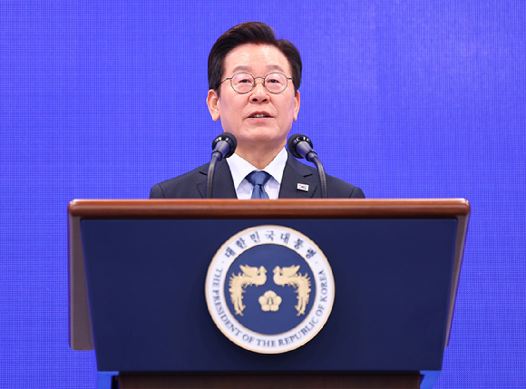 이재명 대통령이 21일 서울 서대문구 경찰청에서 열린 80주년 경찰의 날 기념식에서 기념사를 하고 있다. 2025.10.21 [사진=연합뉴스]