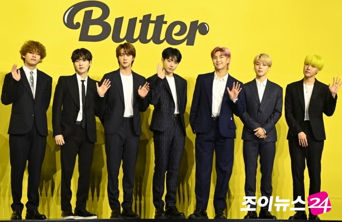 방탄소년단(BTS) 새 디지털 싱글 'Butter' 발매 기념 글로벌 기자간담회가 21일 오후 서울 송파구 방이동 올림픽공원 올림픽홀에서 열렸다. 방탄소년단이 포토타임을 갖고 있다. [사진=정소희기자]