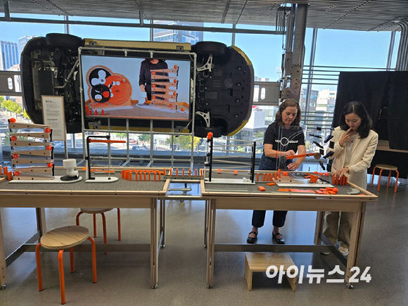 서울 강남구 현대 모터스튜디오 서울서 진행되는 '해브 펀 위드 사이언스(Have Fun with Science)' 팝업 전시장 안내판. [사진=최란 기자]