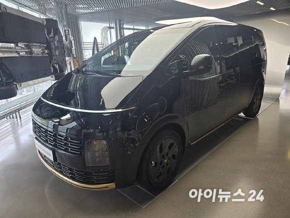 현대차 '더 뉴 스타리아 리무진'. [사진=김종성 기자]