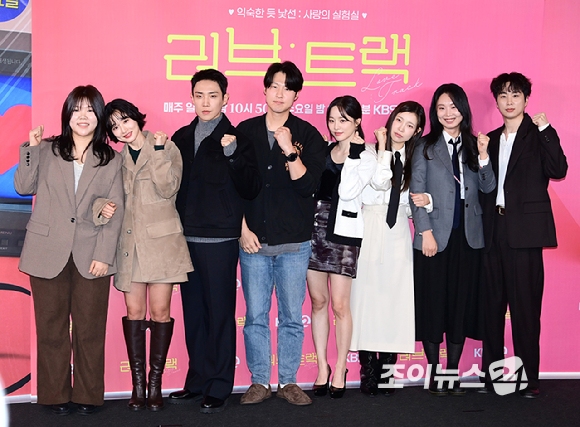 이영서 감독-배우 방효린-이준-정광수 감독-배우 배윤경-김아영-배은혜 감독-배우 문동혁이 11일 오후 서울 영등포동 CGV영등포에서 열린 2025 KBS 2TV 단막 프로젝트 '러브 : 트랙' 제작발표회에 참석하고 있다. [사진=정소희 기자]