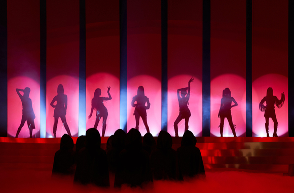 NCT가 'SMTOWN LIVE 2022 : SMCU EXPRESS@KWANGYA'에서 공연하고 있다. [사진=SM엔터테인먼트 ]