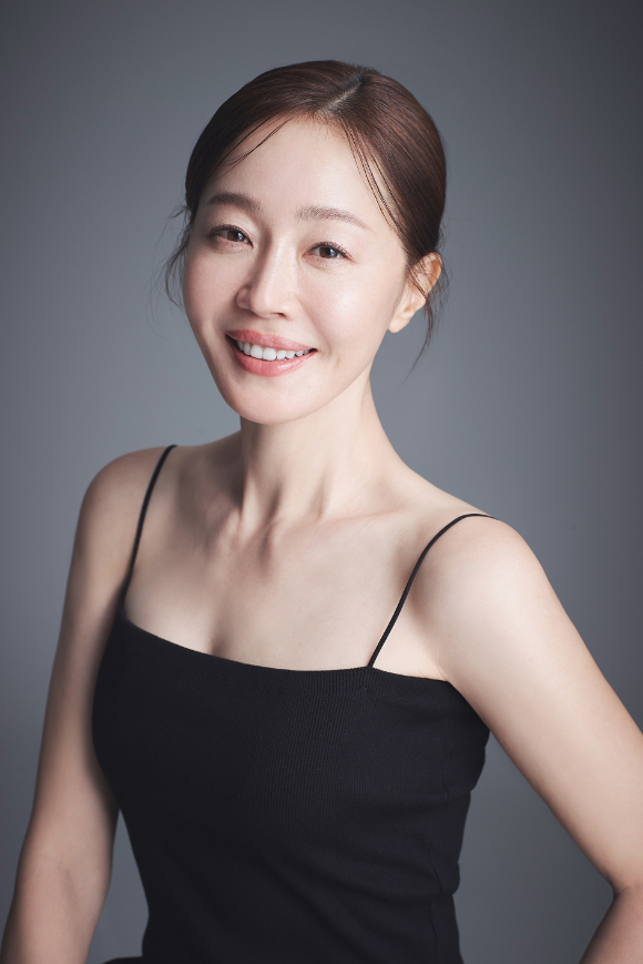 엄지원 프로필. [사진=ABM컴퍼니]