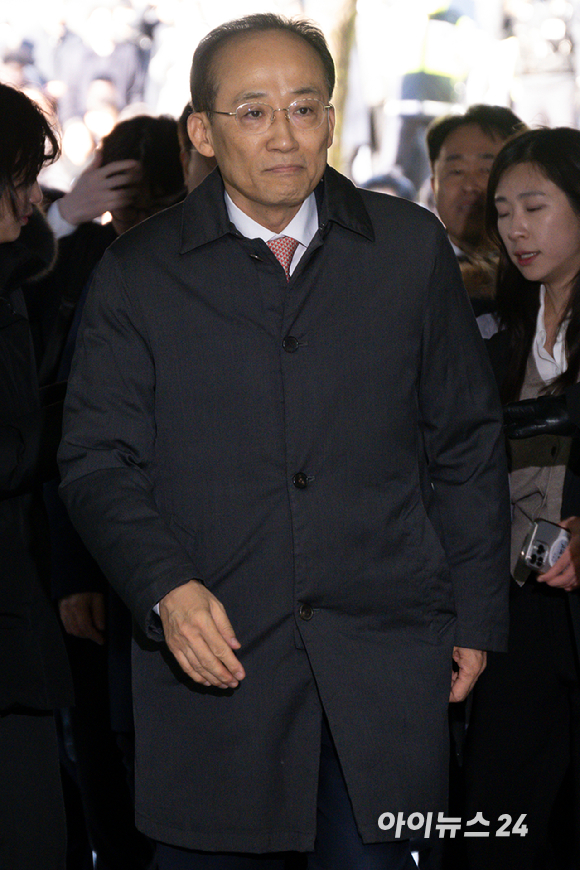 12·3 비상계엄 당시 국민의힘 원내대표로 국회 계엄 해제 요구안 의결을 방해한 혐의를 받는 추경호 의원이 2일 서울중앙지방법원에서 열린 구속 전 피의자 심문(영장실질심사)에 출석하고 있다. [사진=정소희 기자]