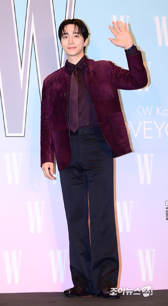 배우 이준호(2PM 준호)가 15일 오후 서울 종로구 포시즌스 호텔에서 열린 제20회 유방암 인식 항상 캠페인 자선 행사 'LOVR YOUR'에 참석하고 있다. [사진=정소희 기자]