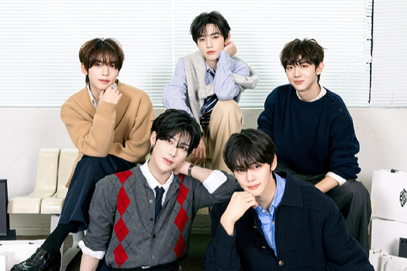 제로베이스원 앨범 포스터 [사진=웨이크원]