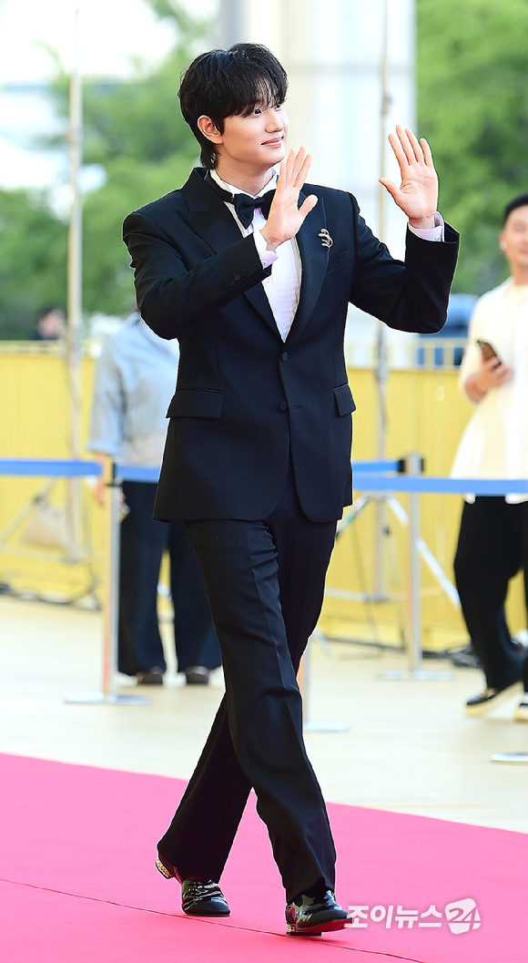 '유미의 세포들3' 배우 김재원이&nbsp;31일 오후&nbsp;인천시 영종구 운서동 파라다이스시티에서 열린&nbsp;제5회 청룡시리즈어워즈&nbsp;레드카펫 행사에 참석하고 있다. [사진=정소희 기자]