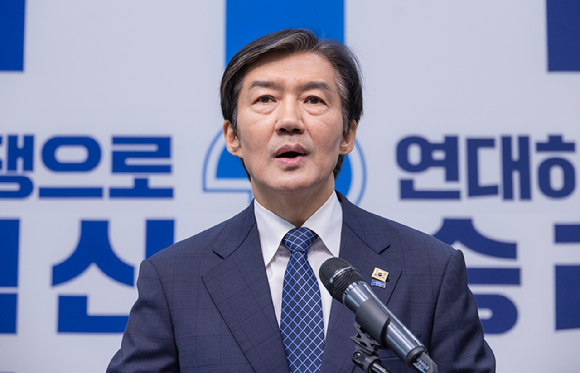 조국혁신당 조국 대표가 14일 국회에서 오는 6월 3일 치러질 재보선에 경기 평택을 지역구 출마를 발표하고 있다. 2026.4.14 [사진=연합뉴스]