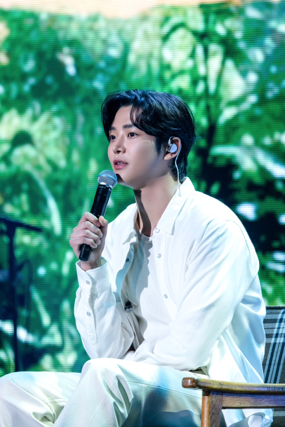 '메소드클럽' 제작발표회에 참여한 이수근 [사진=KBS ]