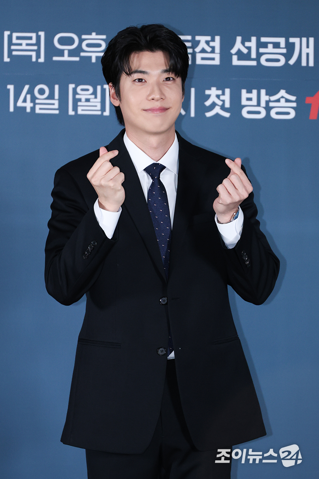 배우 홍진기가 8일 오전 서울 용산구 CGV 용산아이파크몰점에서 진행된 티빙 오리지널 '로또 1등도 출근합니다' 제작발표회에 참석해 포즈를 취하고 있다. [사진=문수지 기자]