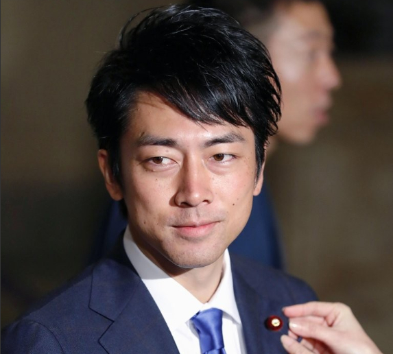지난 2018년 당시 고이즈미 신지로 자민당 수석부간사장이 '포스트 아베' 후보군 중 한명으로 거론되고 있다. [사진=교도/연합뉴스]