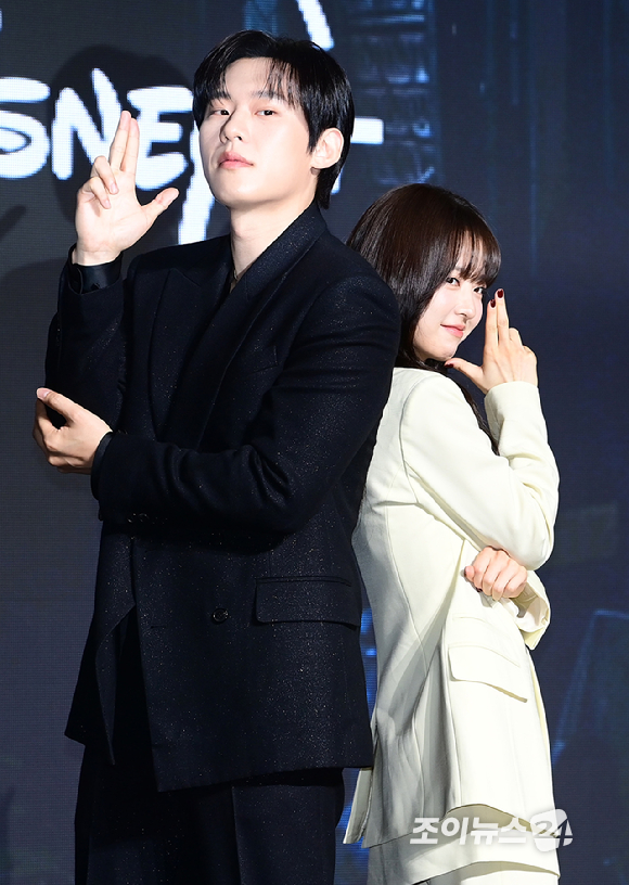 배우 김성철과 박보영이 27일 서울 영등포구 여의도동 콘래드 서울 호텔에서 열린 디즈니+ 오리지널 시리즈 '골드랜드' 제작발표회에 참석하고 있다. [사진=정소희 기자]