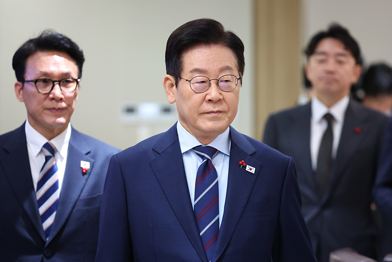 이재명 대통령이 2일 용산 대통령실에서 열린 국무회의에 입장하고 있다. 2025.12.2 [사진=연합뉴스]