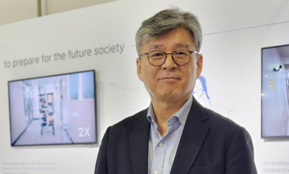 오상록 KIST 원장이 13일 서울 강남구 조선팰리스호텔에서 미래의 로봇에 대해 강연하고 있다. [사진=박지은 기자]