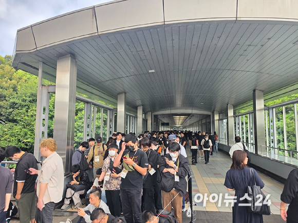 17일 일본 지바현 마쿠하리 멧세에 설치된 '도쿄게임쇼 2026' 전광판. [사진=곽민구 기자]