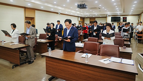 대구시의원들이 반부패 청렴교육을 받고 있다. [사진=대구시의회]