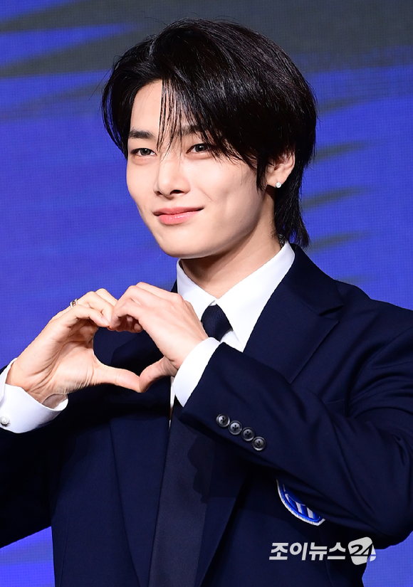 그룹 스트레이키즈 아이엔이&nbsp;22일 오전 서울 영등포구 여의도 콘래드호텔에서 열린&nbsp;스트레이키즈(Stray Kids) 정규 4집 '카르마' 발매 기념 기자간담회에서 포즈를 취하고 있다. [사진=정소희 기자]