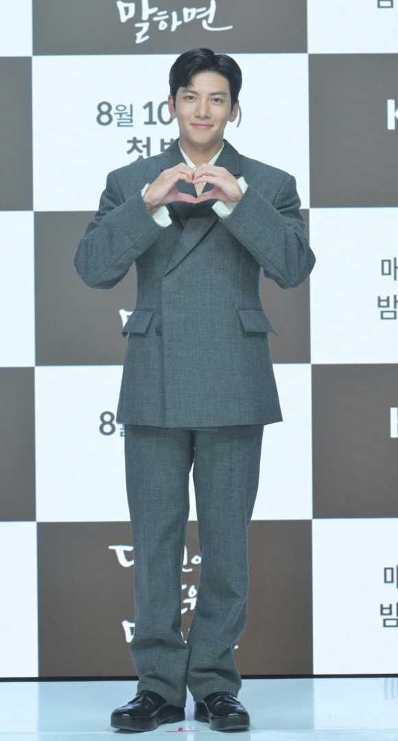 배우 지창욱이 10일 오후 서울 여의도 페어몬트 앰배서더 서울 호텔에서 열린 KBS 2TV 새 수목드라마 '당신이 소원을 말하면' 제작발표회에 참석하고 있다. [사진=KBS ]