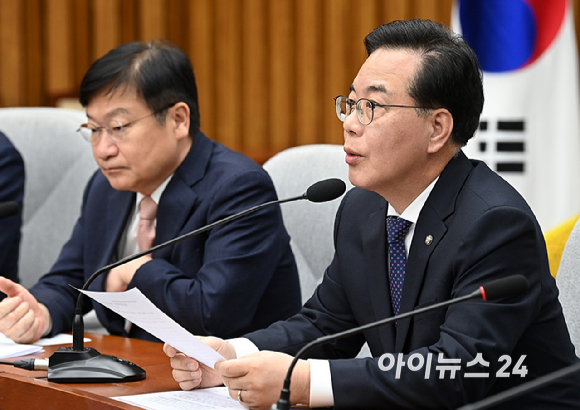 송언석 국민의힘 원내대표가 10일 서울 여의도 국회에서 열린 원내대책회의에서 발언하고 있다. [사진=곽영래 기자]