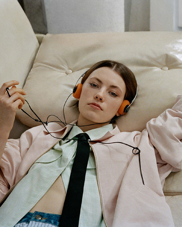 삼성물산 패션부문이 새롭게 전개하는 브랜드 산드로의 26SS 시즌 화보컷. [사진=삼성물산 패션부문]