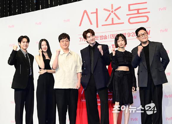 배우 강유석-문가영-이종석-류혜영-임성재가 1일 오후 서울 영등포구 더링크서울 트리뷰트포트폴리오 호텔에서 열린 tvN 새 토일드라마 '서초동' 제작발표회에 참석하고 있다. [사진=정소희 기자]