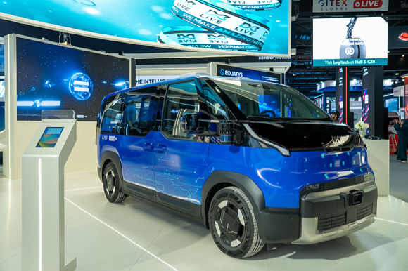 자이텍스 글로벌 2025의 오토노머스에이투지x스페이스42 부스에 전시된 기아 PV5 기반 레벨4 자율주행차. [사진=오토노머스에이투지]