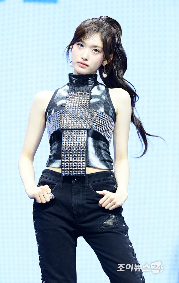 그룹 아이브 이서가 23일 오후 서울 광진구 광장동 예스24라이브홀에서 열린 아이브(IVE) 정규 2집 '리바이브 플러스'(REVIVE+) 발매 기념 쇼케이스에 참석하고 있다. [사진=정소희 기자]