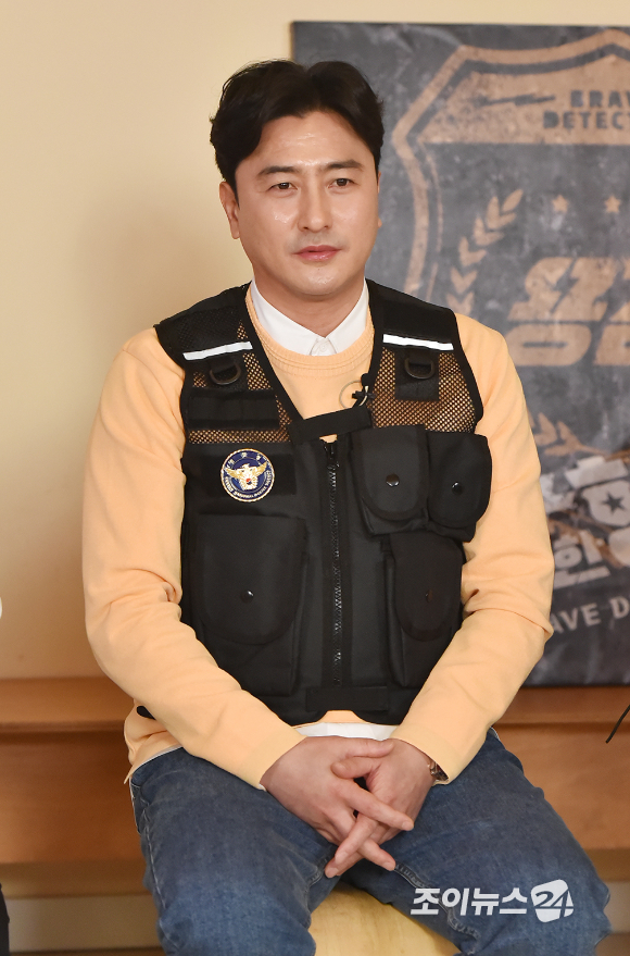 전 축구선수 출신 방송인 안정환이 1일 온라인으로 진행된 티캐스트 E채널 새 예능 '용감한 형사들' 제작발표회에 참석하고 있다. [사진=티캐스트]