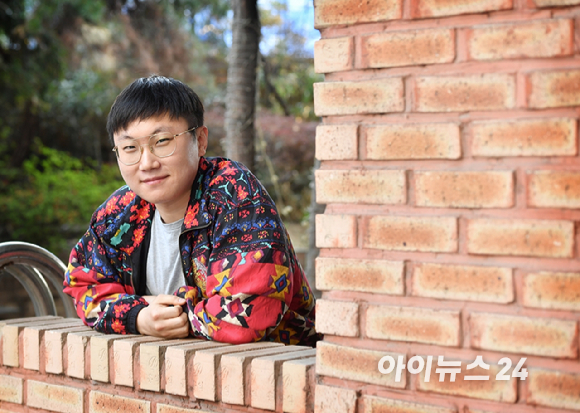 여행 유튜버 빠니보틀(본명 박재한)이 사생활 침해를 하지 말아 달라며 호소했다. 사진은 여행 유튜버 겸 '좋좋소' 총감독 빠니보틀 (박재한) 사내 인터뷰 [사진=정소희 기자]