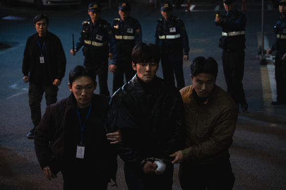 '조각도시' 지창욱 스틸. [사진=월트디즈니 컴퍼니 코리아]