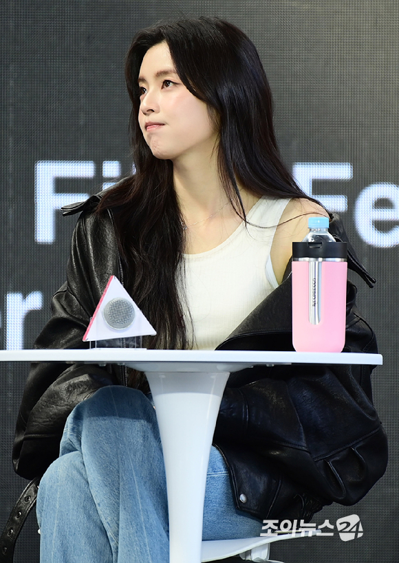 배우 이선빈이 9일 부산 해운대구 영화의전당에서 열린 제31회 부산국제영화제 '수능, 출제의 비밀' 오픈토크에 참석하고 있다. [사진=정소희 기자]