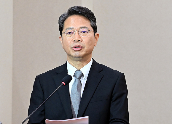 김승원 법무부 장관 후보자가 지난 15일 서울 여의도 국회 법제사법위원회에서 열린 인사청문회에서 모두발언을 하고 있다. [사진=곽영래 기자]