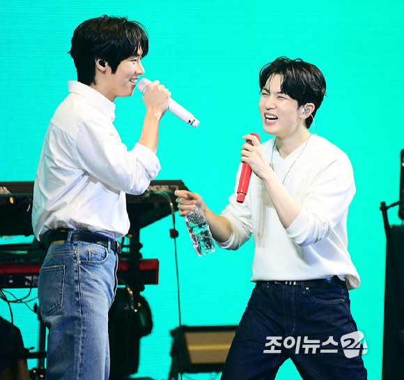 [포토] 엔플라잉 이승협X유회승, 훈훈한 브로맨스