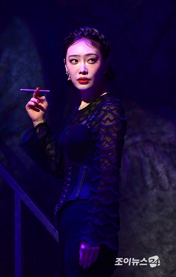 배우 김히어라가 26일 오후 서울 종로구 NOL 유니플렉스에서 열린 뮤지컬 프리다 프레스콜에 참석해 열연하고 있다. [사진=정소희 기자]