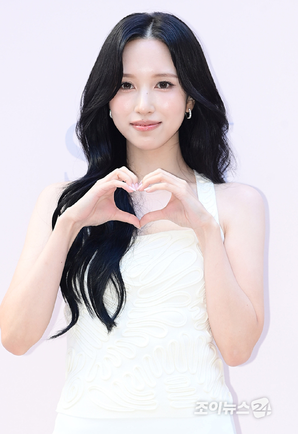 트와이스 미나가 3일 오후 서울 성동구 성수동 앤더슨씨에서 열린 SK-II 팝업스토어 오픈 기념 포토 행사에 참석하고 있다. [사진=정소희 기자]