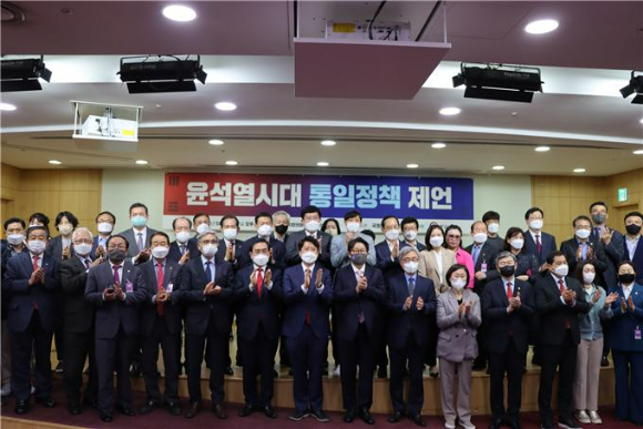 6일 국회 의원회관에서 태영호 국민의힘 의원이 주최한 '윤석열 시대 통일정책 제언' 토론회가 열리고 있다. [사진=태영호 의원실 제공]